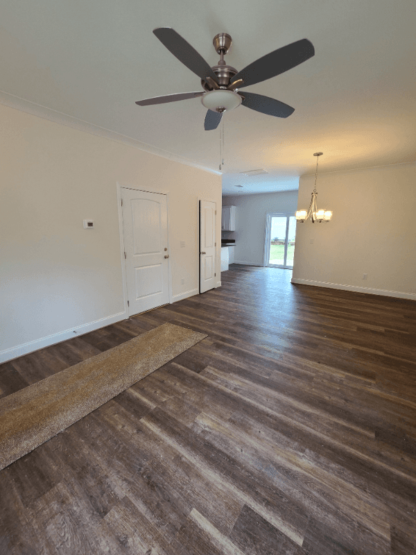 Travelers Rest House: 106 Solis Ct.