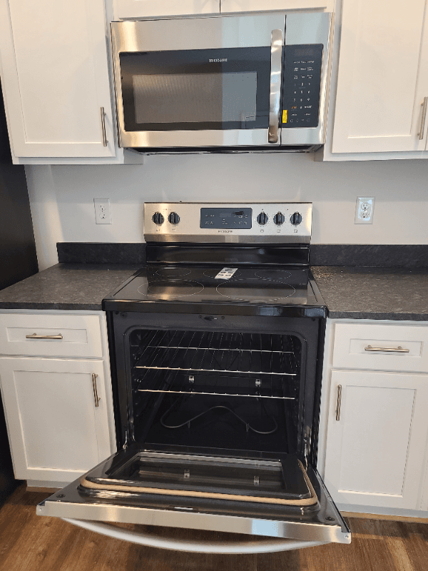 Travelers Rest House: 106 Solis Ct.