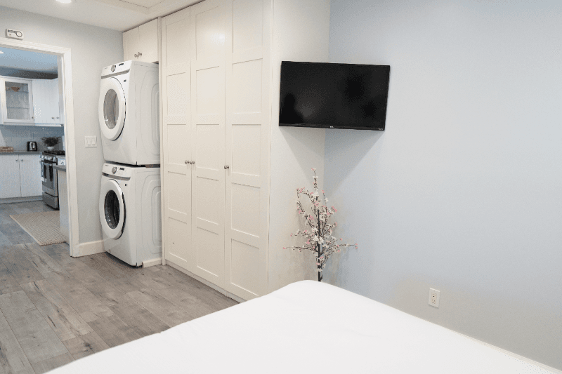 Glendale House: 1058 Allen Ave