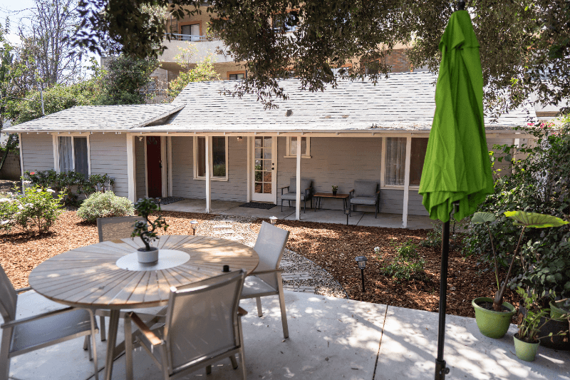Glendale House: 1058 Allen Ave