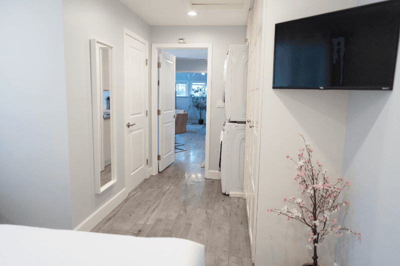 Glendale House: 1058 Allen Ave