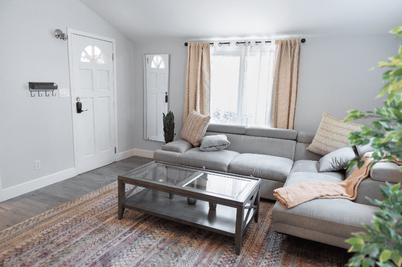 Glendale House: 1058 Allen Ave