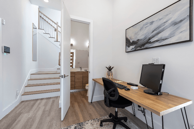 Houston House: 639 W 16th St