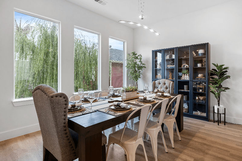 Houston House: 639 W 16th St