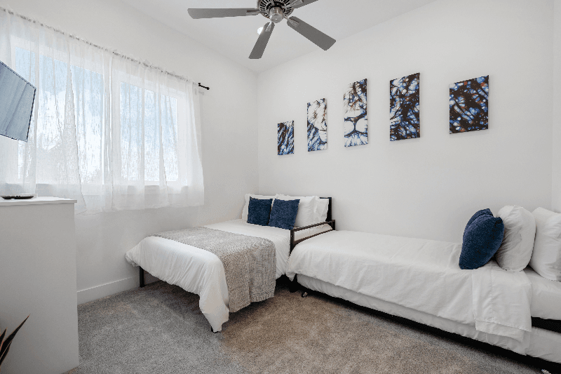 Houston House: 639 W 16th St