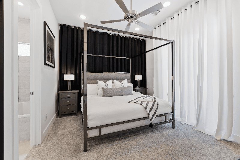 Houston House: 639 W 16th St