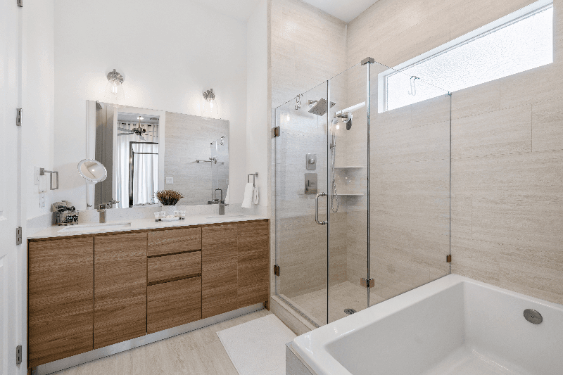 Houston House: 639 W 16th St