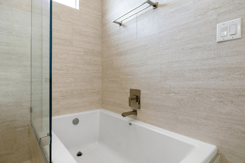 Houston House: 639 W 16th St