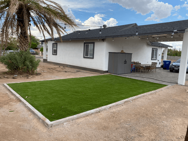 Avondale House: 1401 S 112th Dr