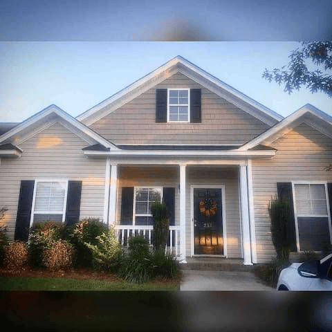 Columbia House: 213 Windsor Trace Dr