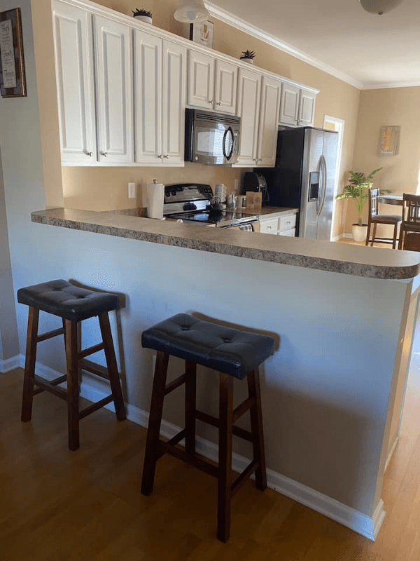 Columbia House: 213 Windsor Trace Dr