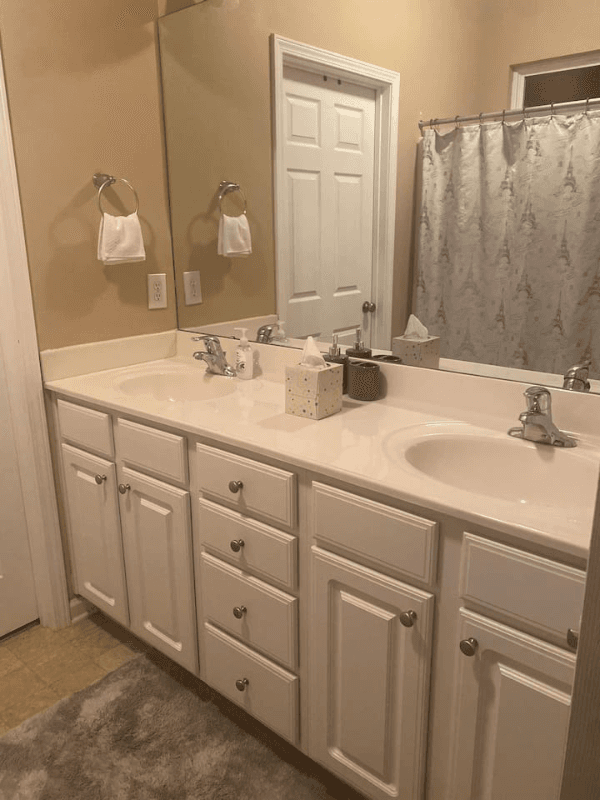 Columbia House: 213 Windsor Trace Dr