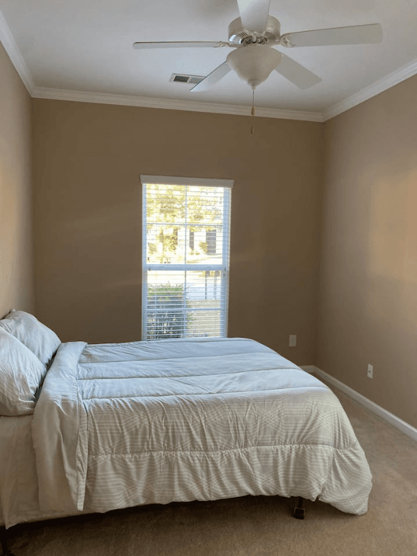 Columbia House: 213 Windsor Trace Dr