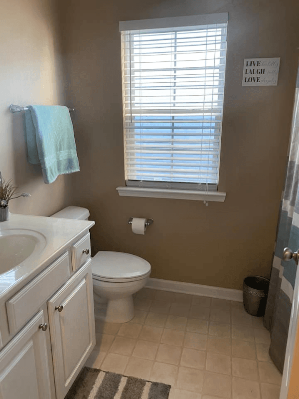 Columbia House: 213 Windsor Trace Dr