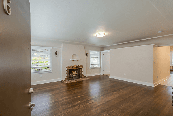 Seattle Apartment: 5026 22nd Ave NE