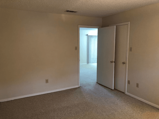 Baton Rouge House: 9851 Jefferson Hwy