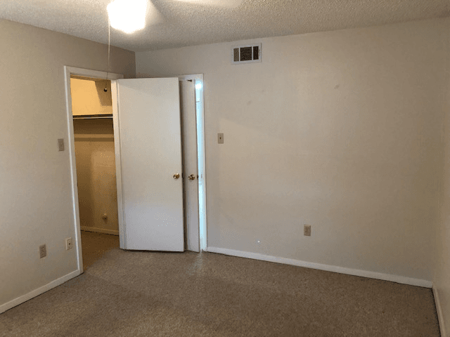 Baton Rouge House: 9851 Jefferson Hwy