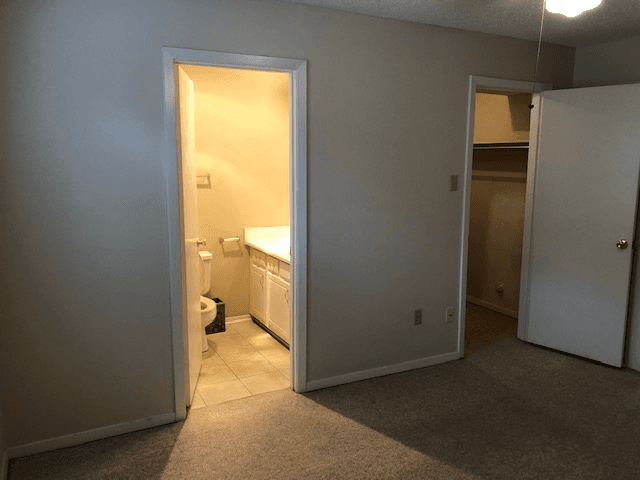 Baton Rouge House: 9851 Jefferson Hwy