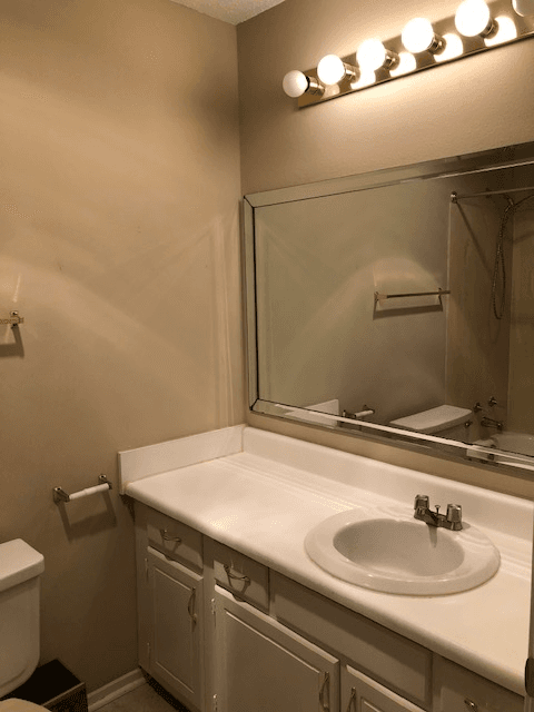 Baton Rouge House: 9851 Jefferson Hwy