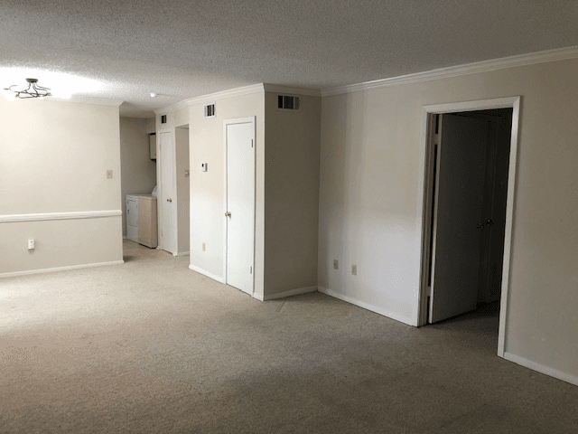 Baton Rouge House: 9851 Jefferson Hwy