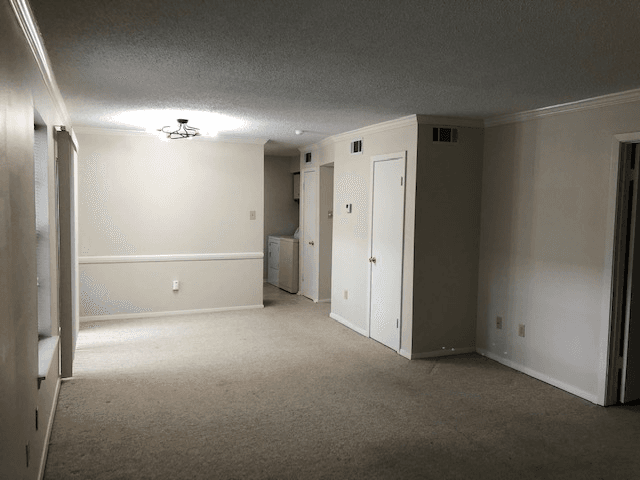 Baton Rouge House: 9851 Jefferson Hwy