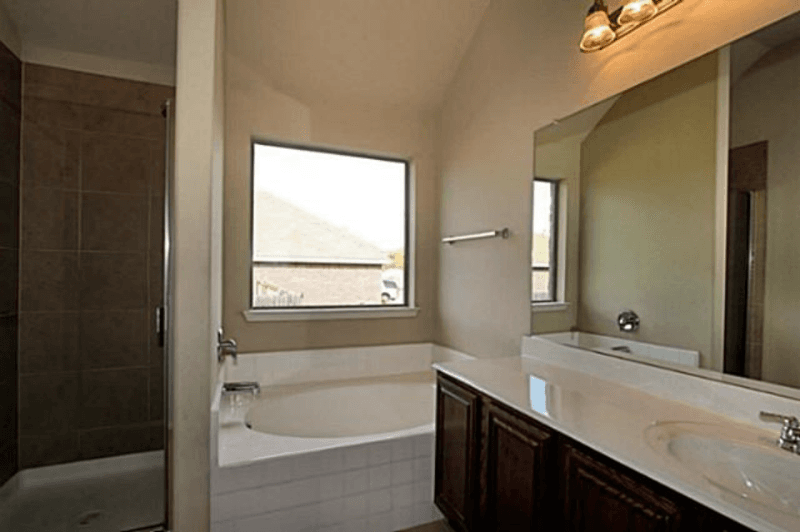 Little Elm House: 508 Highmoor Ct