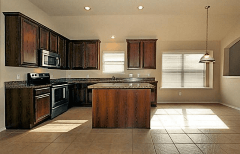 Little Elm House: 508 Highmoor Ct