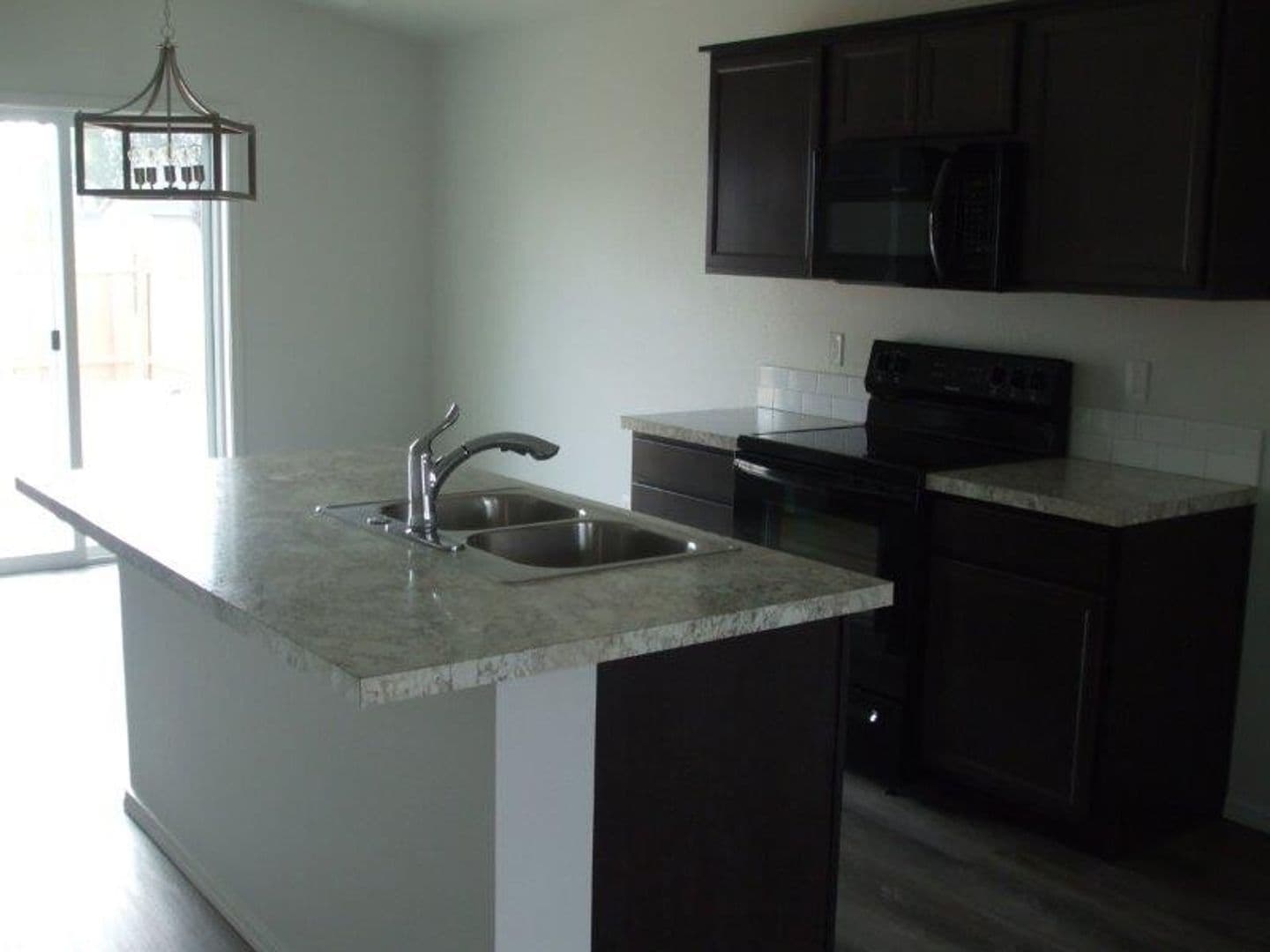 Nampa House: 12 S Sapling Way
