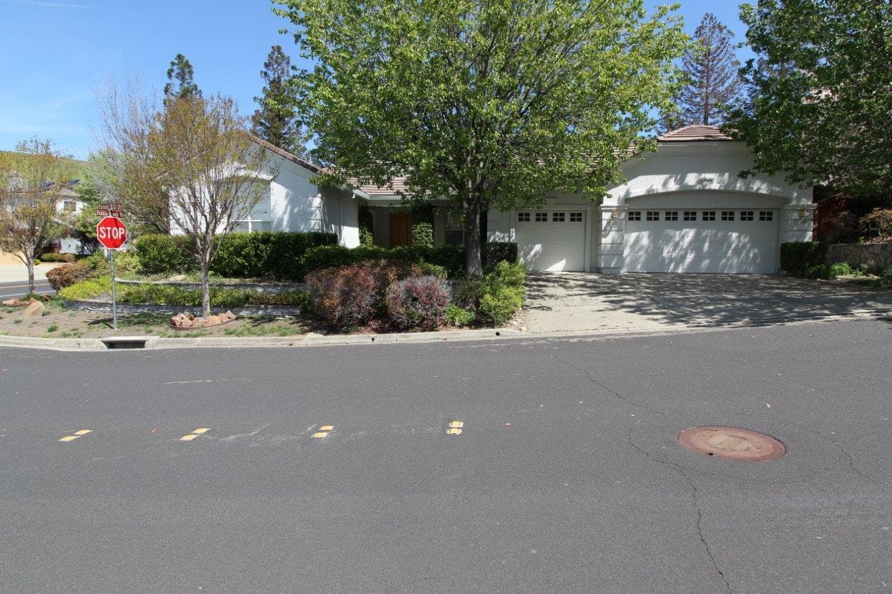 Clayton House: 101 Forest Hill Dr
