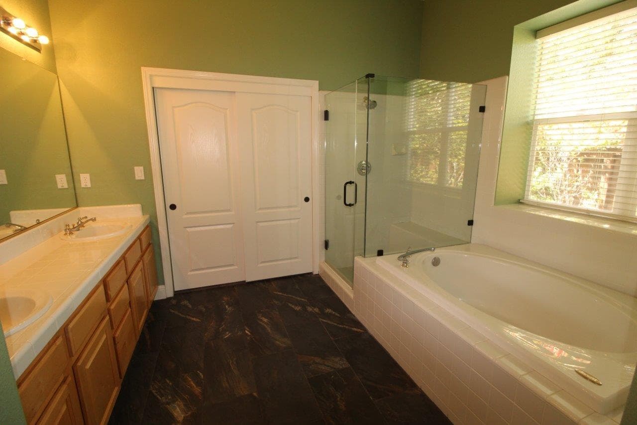 Clayton House: 101 Forest Hill Dr