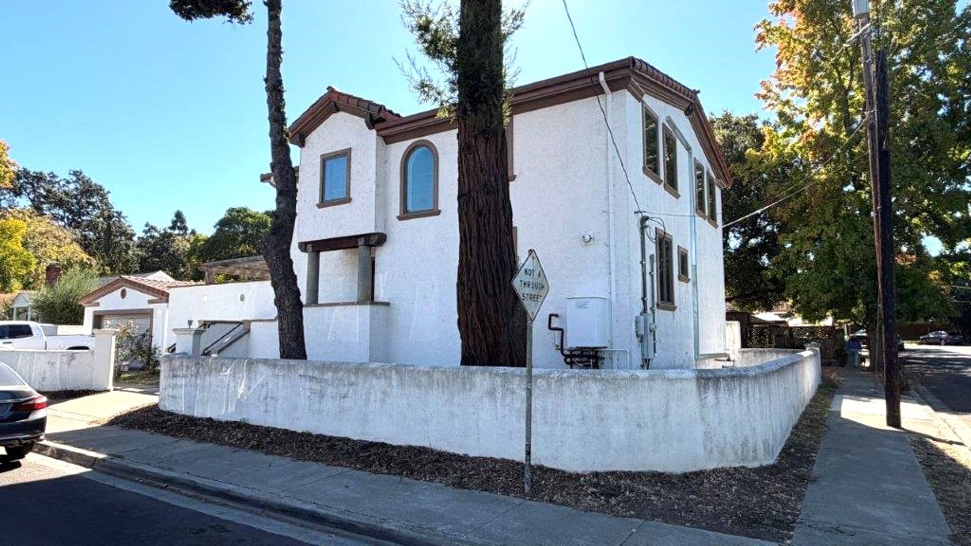 Martinez House: 600 Alhambra Lane