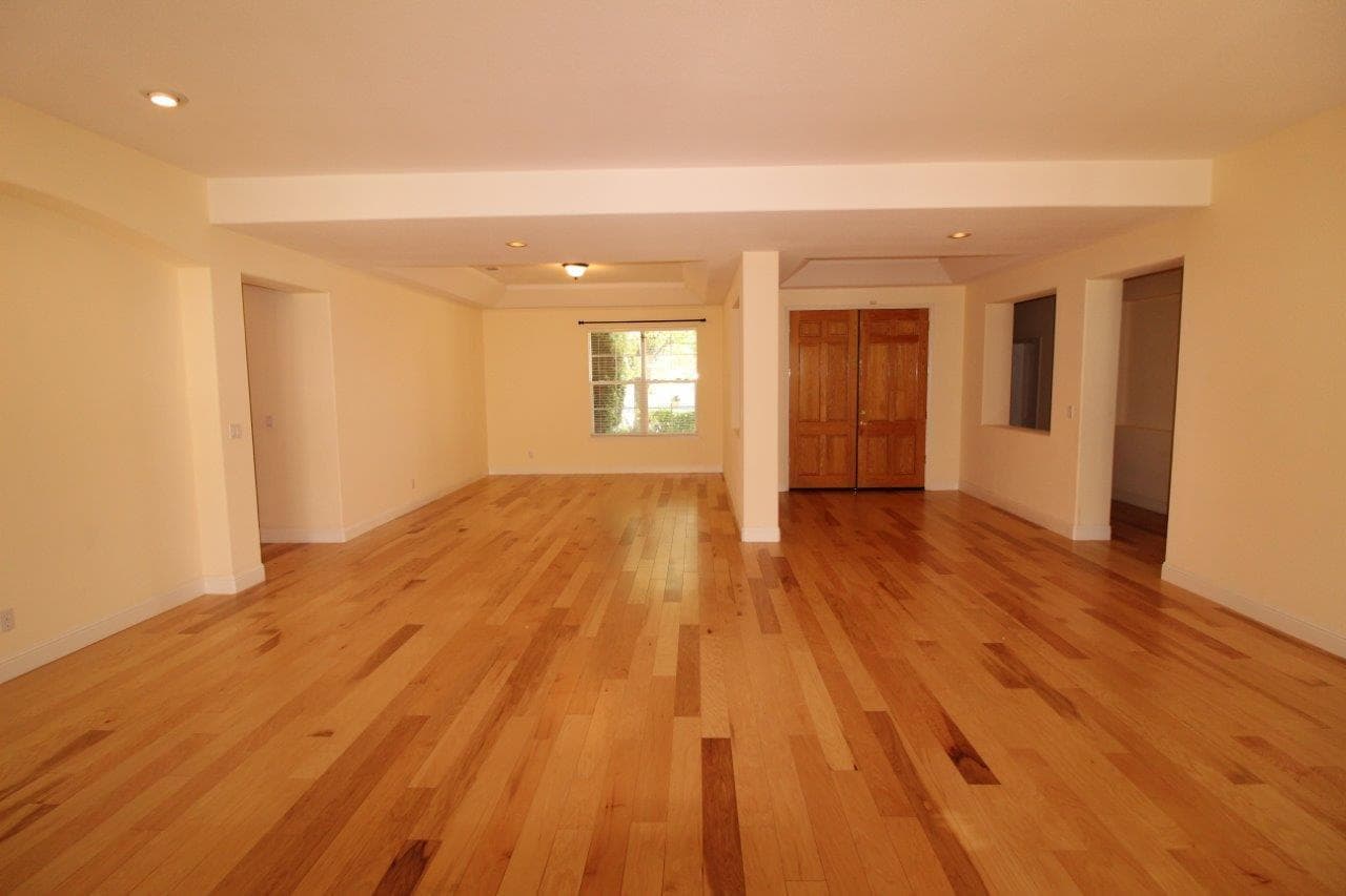 Clayton House: 101 Forest Hill Dr