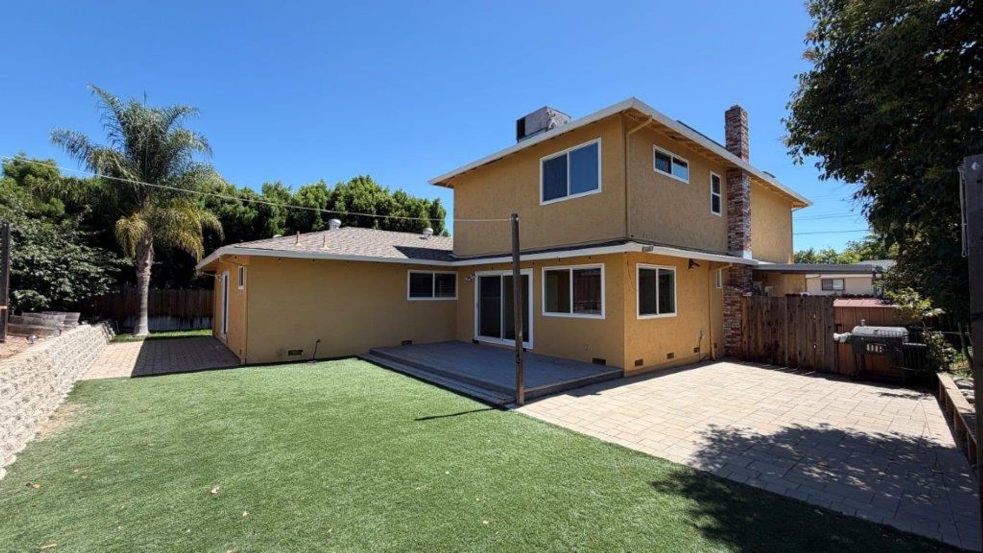 Martinez House: 1149 Paradise Drive Unit A
