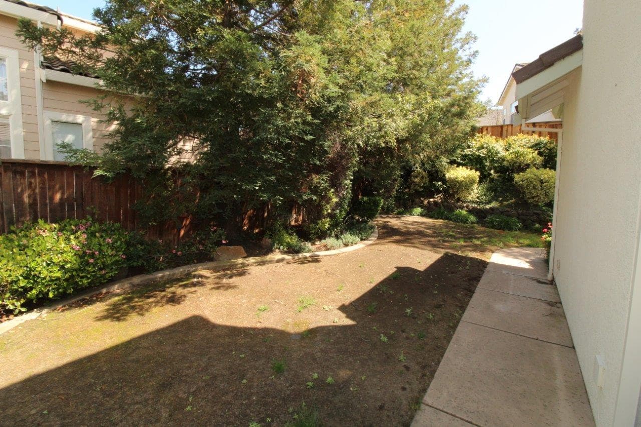 Clayton House: 101 Forest Hill Dr