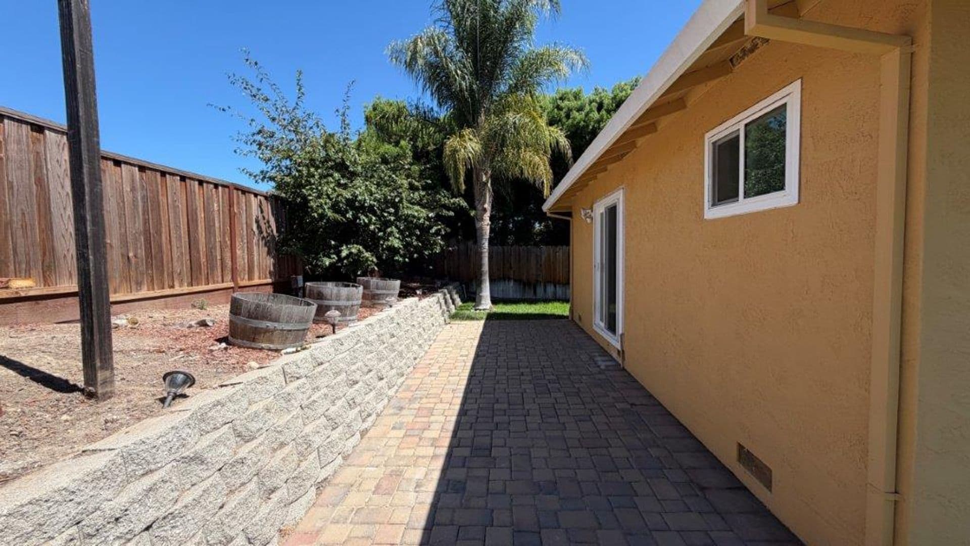 Martinez House: 1149 Paradise Drive Unit A