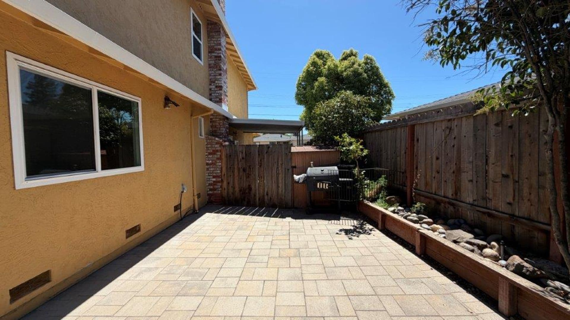 Martinez House: 1149 Paradise Drive Unit A