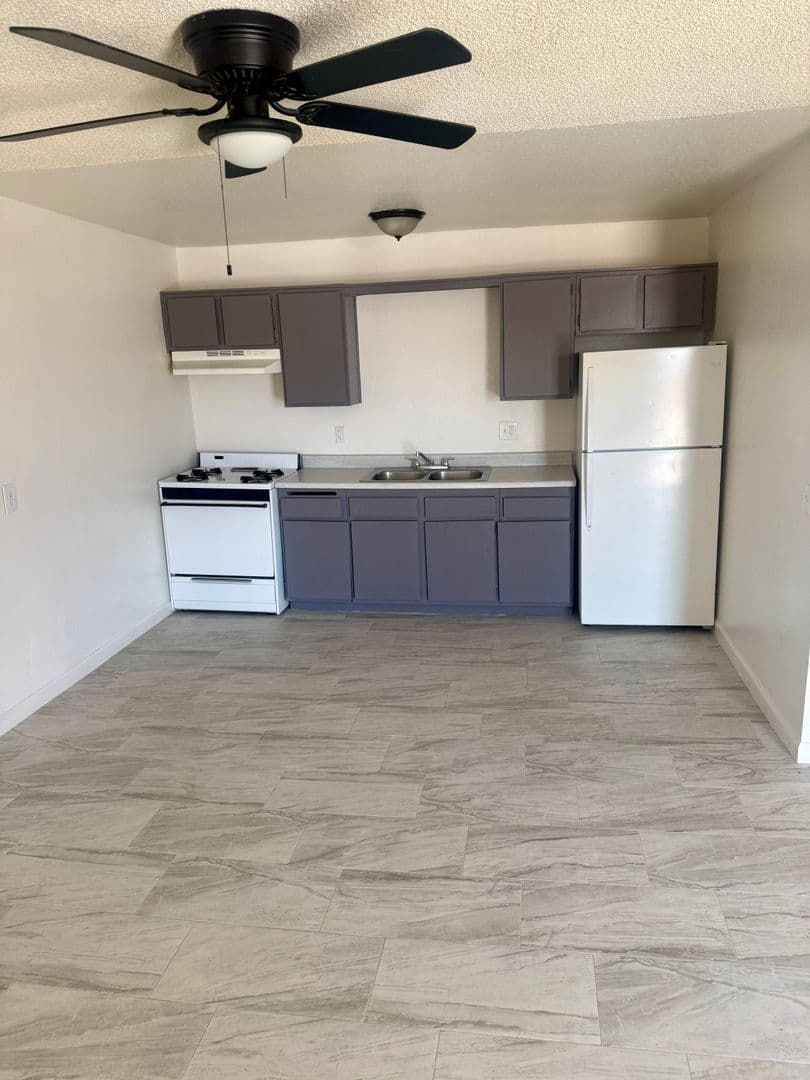 Desert Hot Springs Apartment: 66785 8th Street
