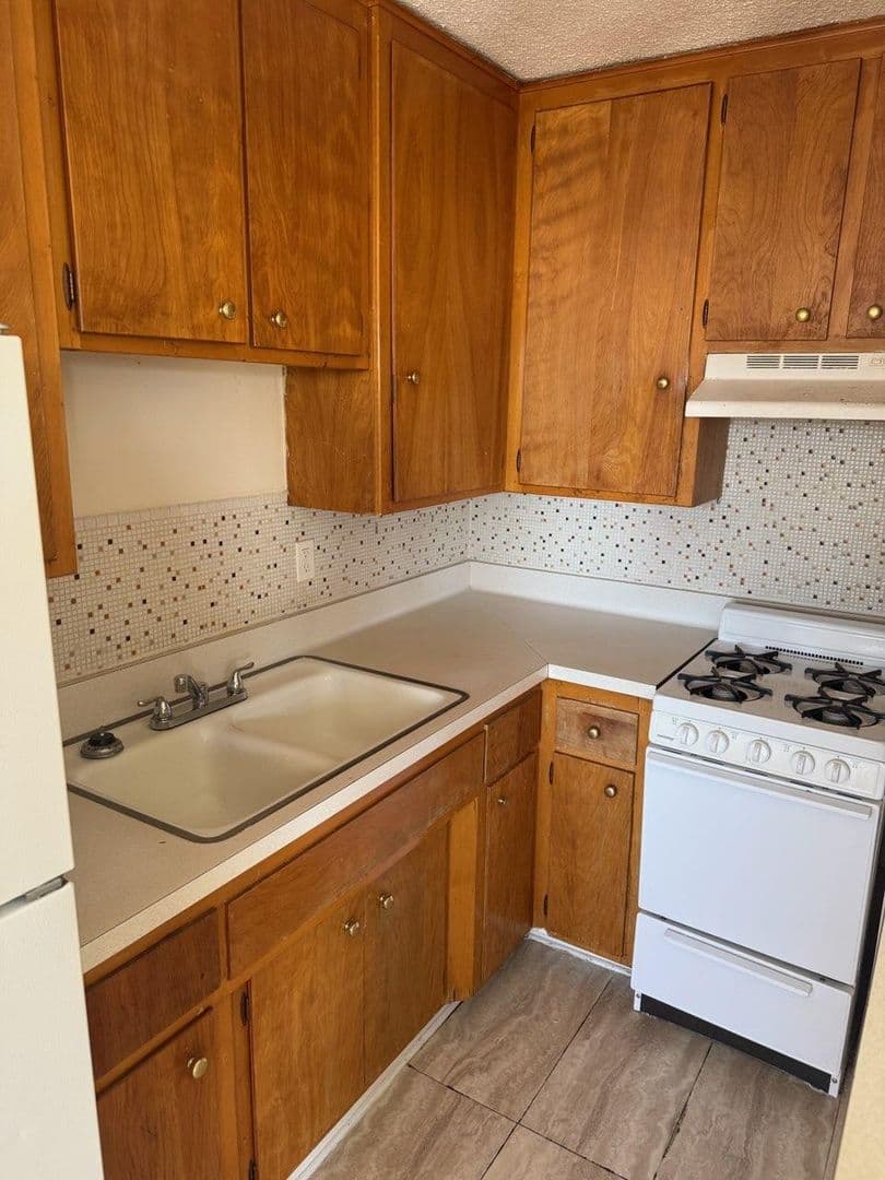 Desert Hot Springs Apartment: 66880 3rd Street