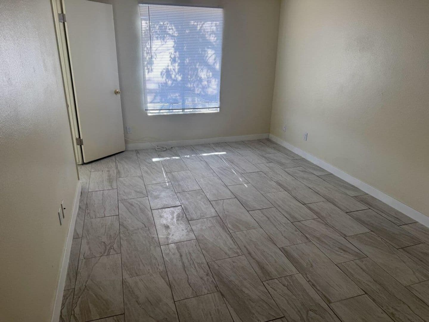 Desert Hot Springs Apartment: 10592 Sunset Avenue