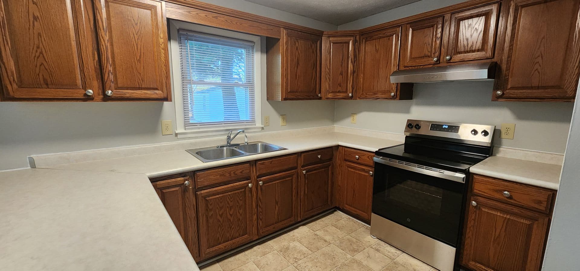 SPRING LAKE House: 701 FREDA COURT