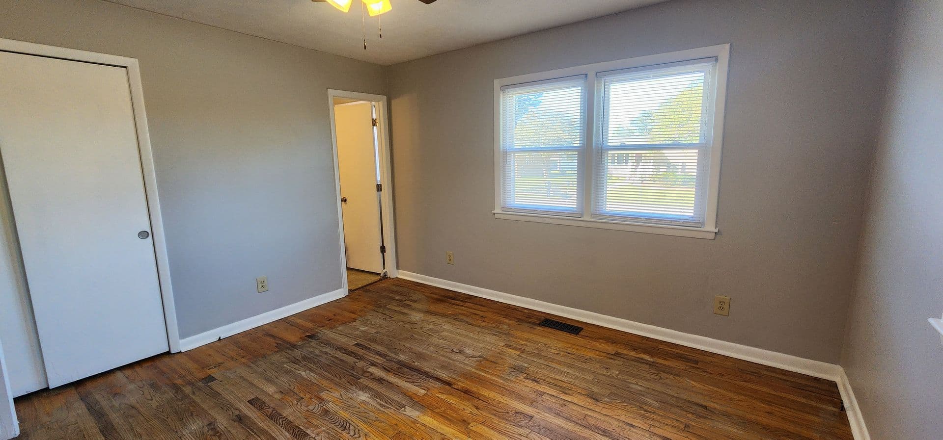 SPRING LAKE House: 701 FREDA COURT