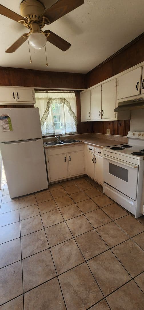 FAYETTEVILLE House: 6417 MORGANTON ROAD