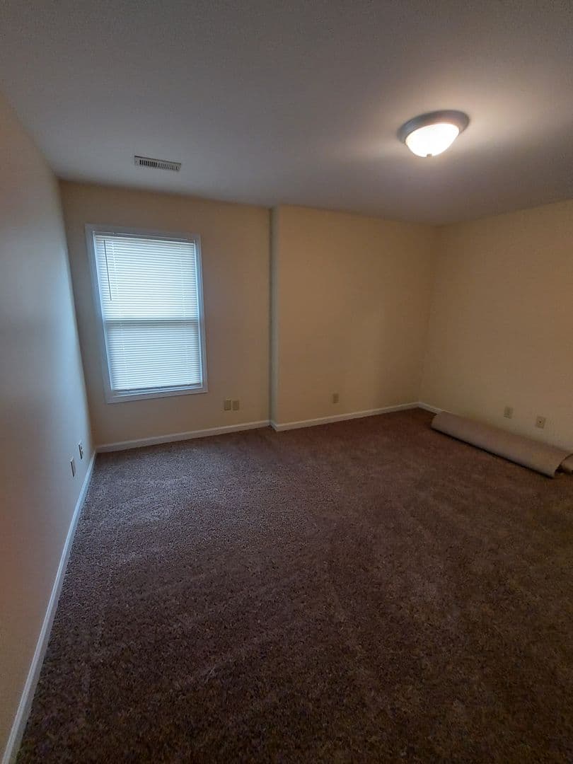 FAYETTEVILLE Condo: 661-6 BARTON'S LANDING