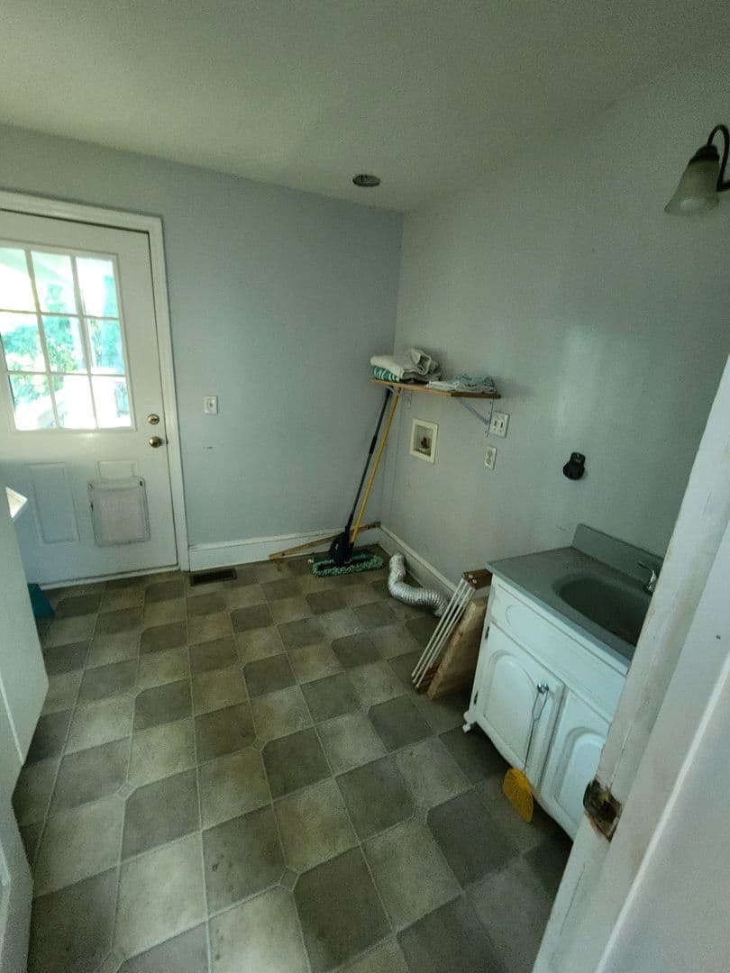 FAYETTEVILLE House: 406 PEARL STREET