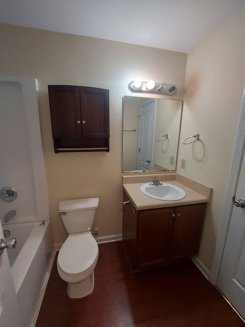 FAYETTEVILLE Condo: 661-6 BARTON'S LANDING