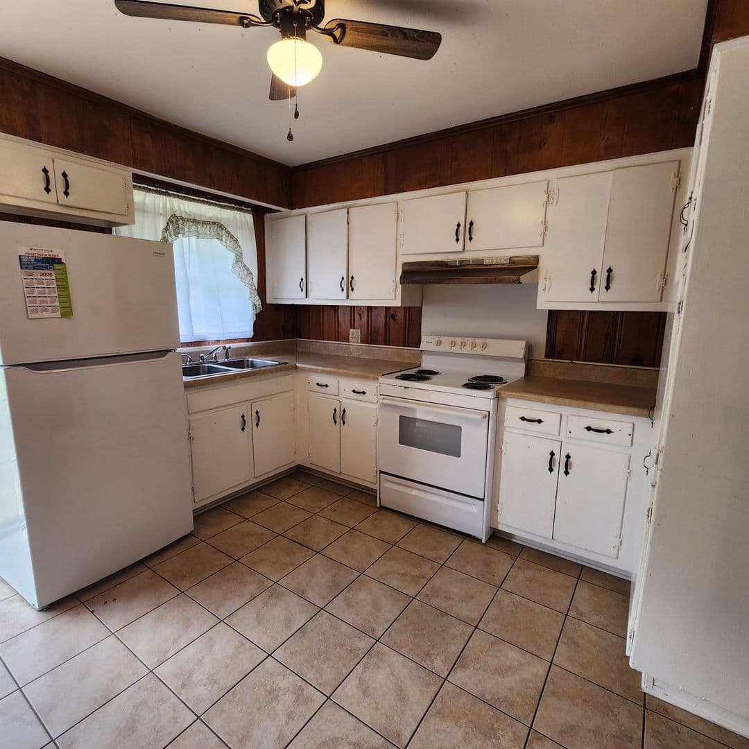 FAYETTEVILLE House: 6417 MORGANTON ROAD
