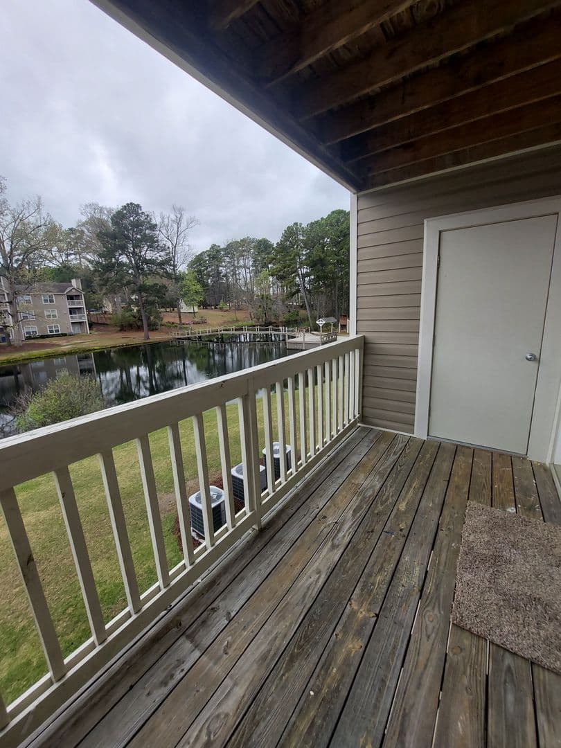 FAYETTEVILLE Condo: 661-6 BARTON'S LANDING