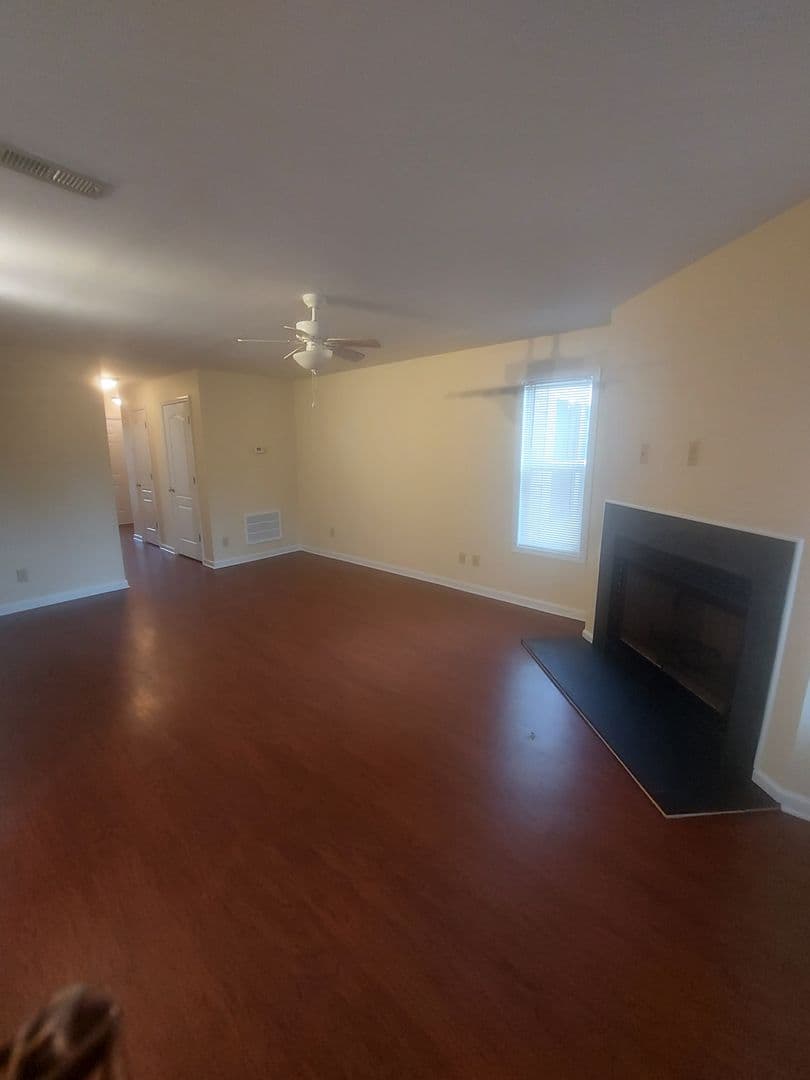 FAYETTEVILLE Condo: 661-6 BARTON'S LANDING