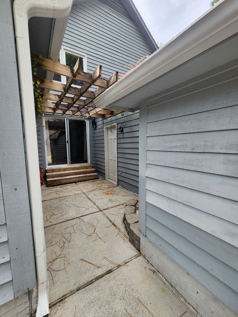 FAYETTEVILLE House: 6871 S STAFF ROAD