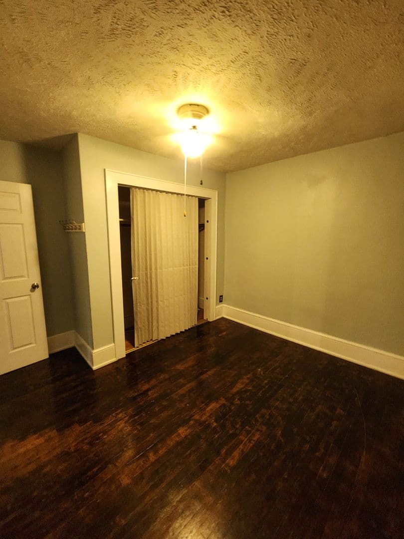 FAYETTEVILLE House: 406 PEARL STREET